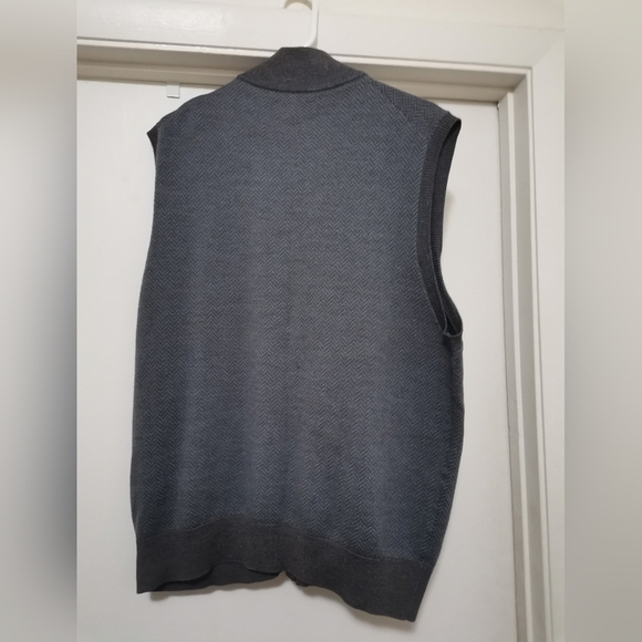 Black Brown 1826 Mens 100% Merino Wool Sleeveless  Sweater Vest - Picture 2 of 8